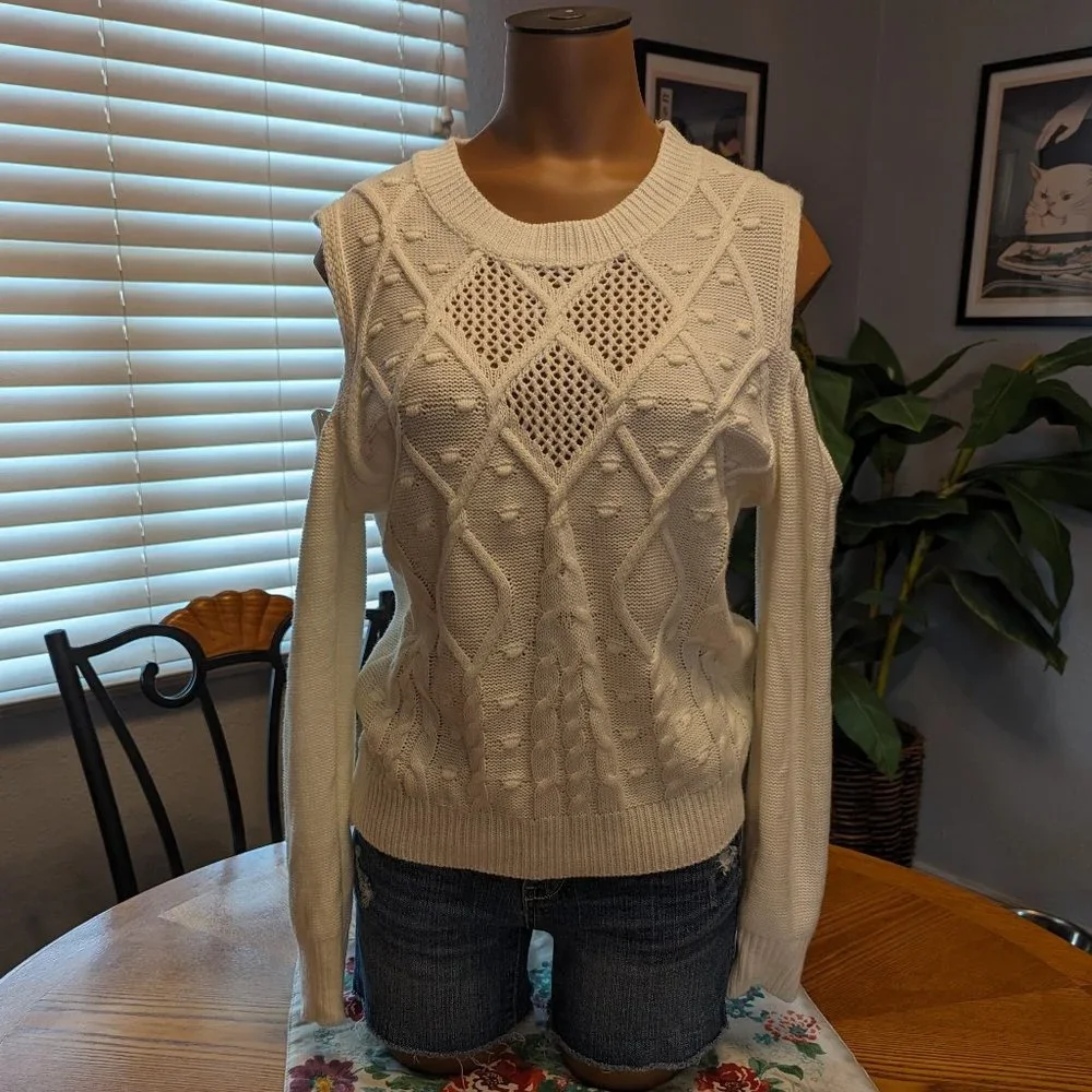 CLEARANCE SALE!! Shein Sweater - Size XS 💜 - Picture 2 of 9
